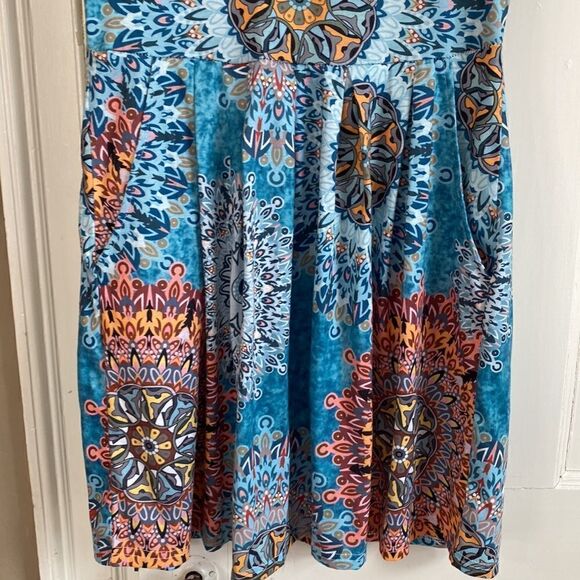 Cute print knit dress with pockets, size medium. - Picture 3 of 6